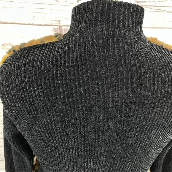 Lisa International faux fur animal print sweater zip front high neck - Picture 10 of 11